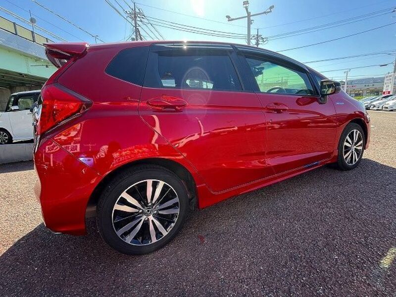 FIT HYBRID