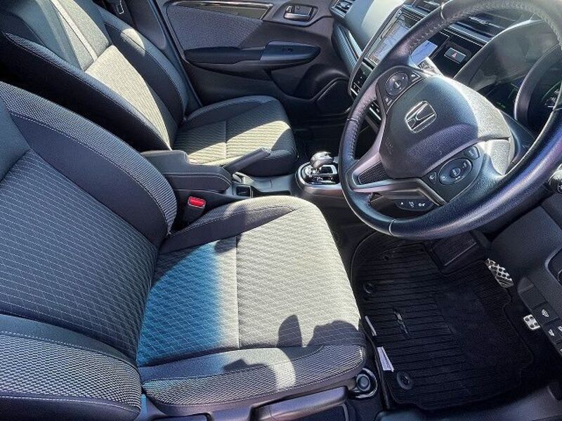 FIT HYBRID