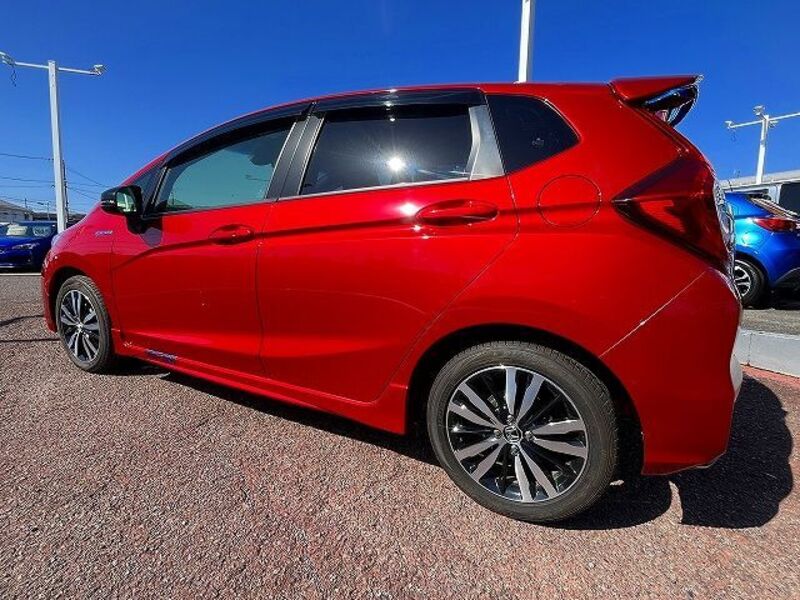 FIT HYBRID
