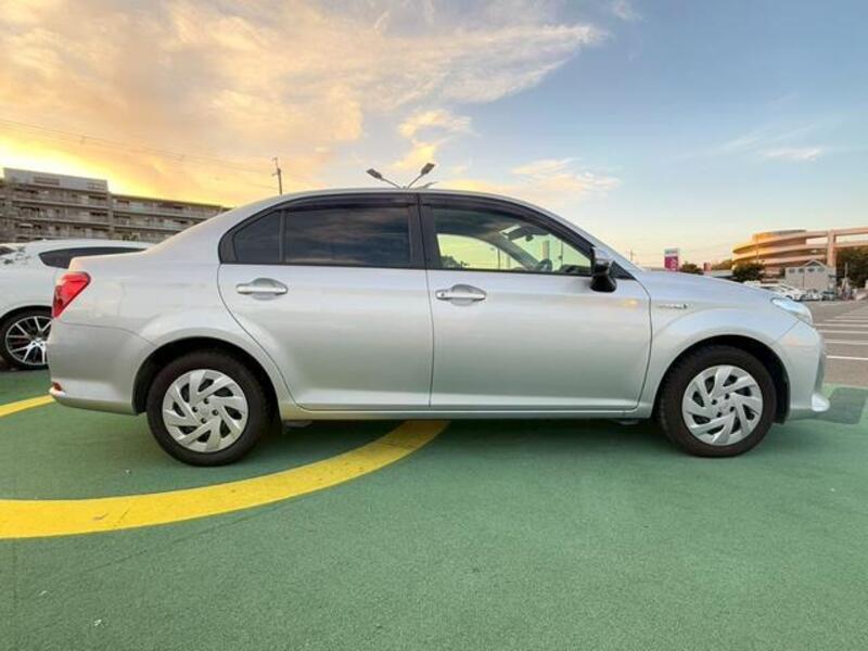 COROLLA AXIO