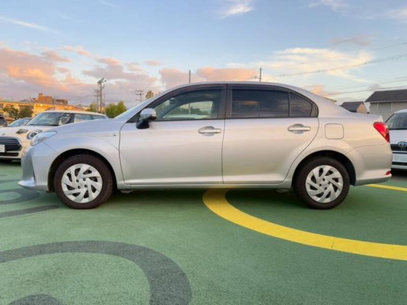 COROLLA AXIO