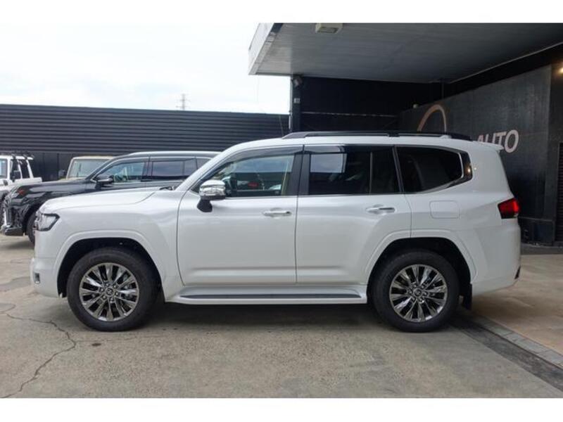 LAND CRUISER