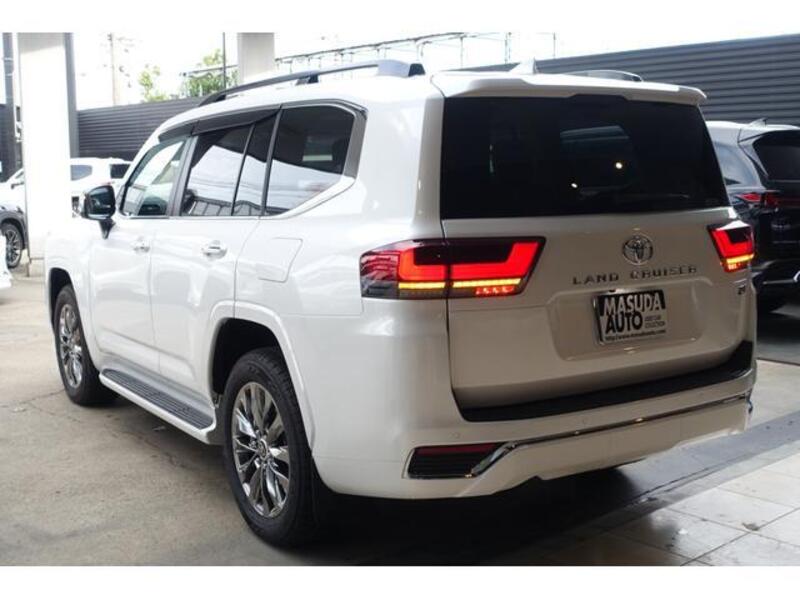 LAND CRUISER