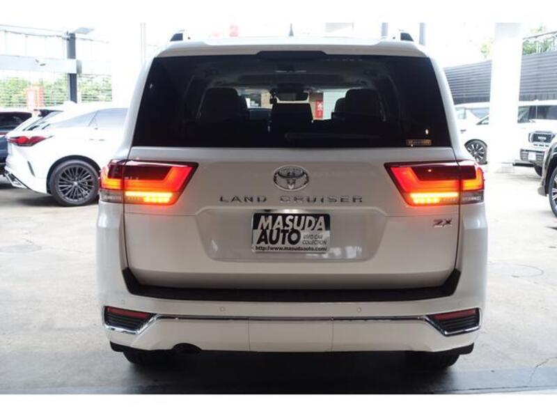 LAND CRUISER