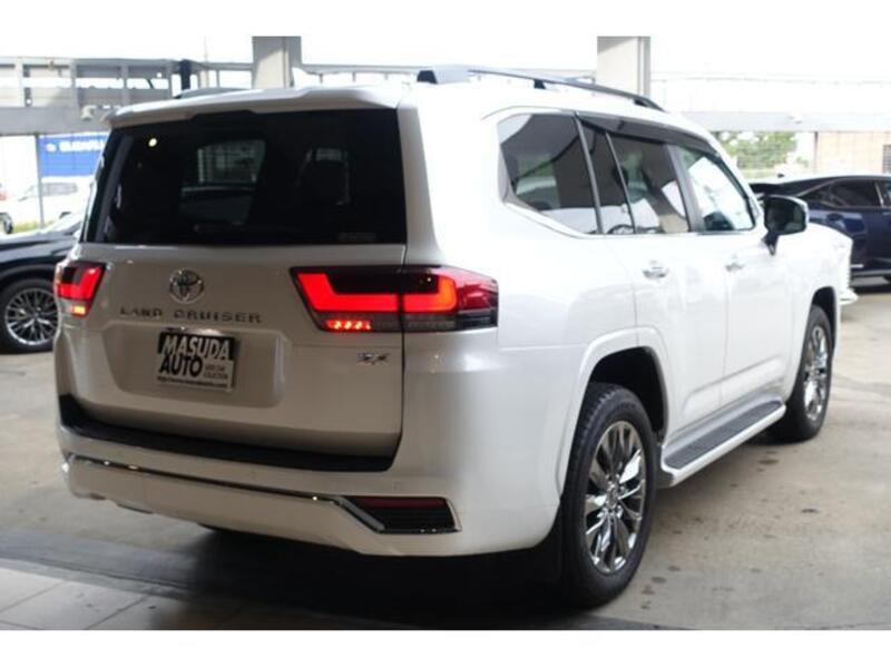 LAND CRUISER