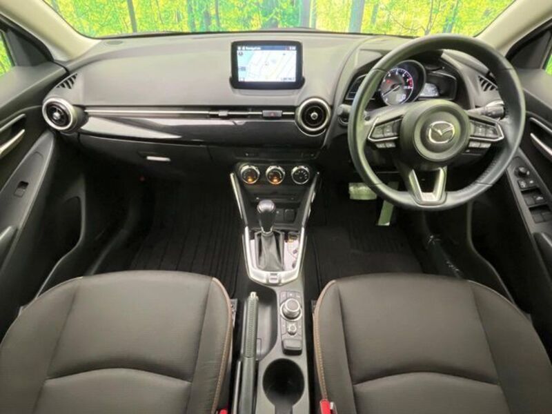 MAZDA2