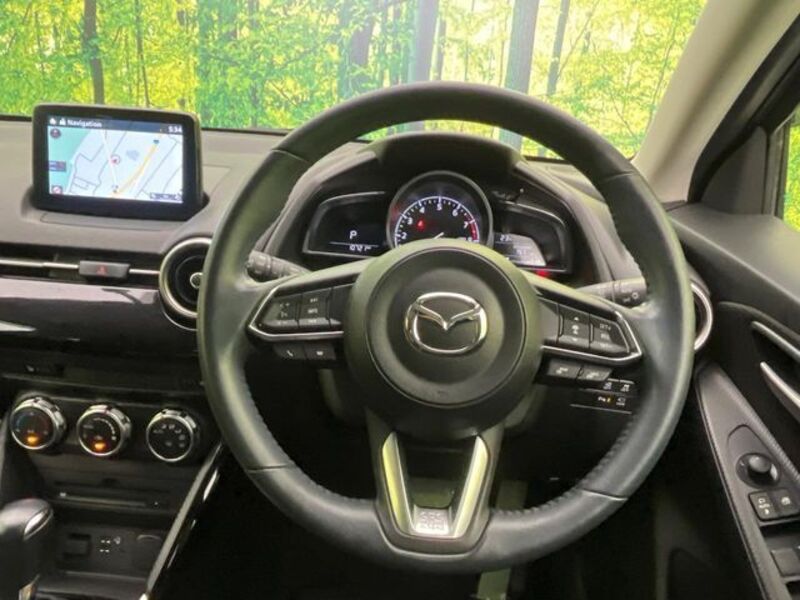 MAZDA2