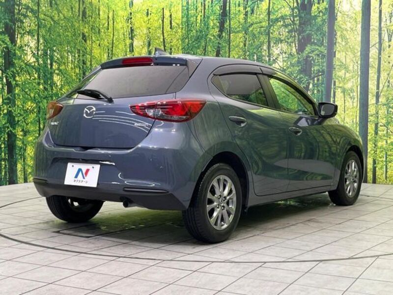 MAZDA2