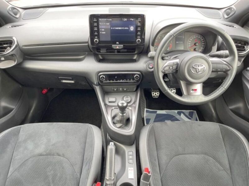GR YARIS