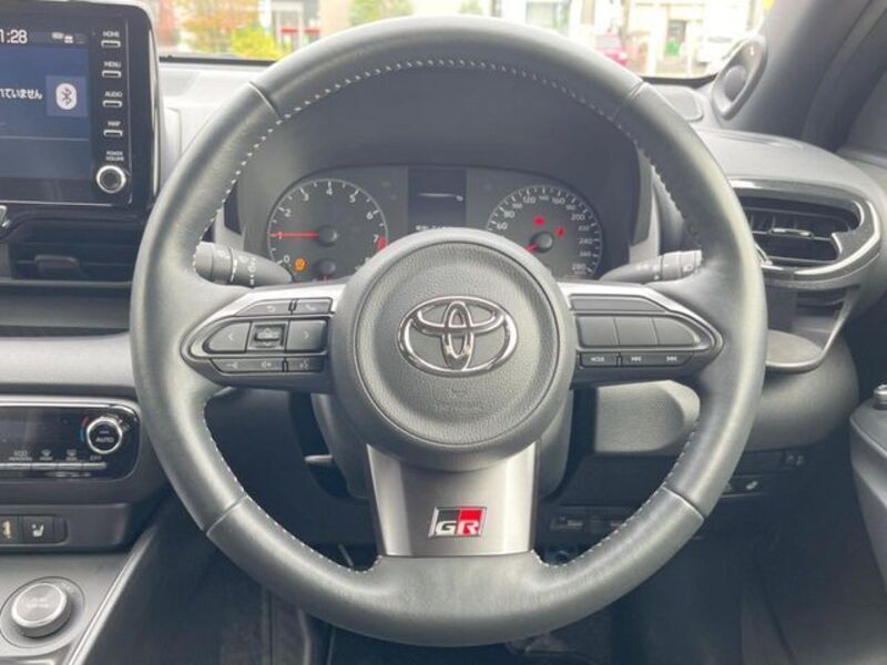 GR YARIS