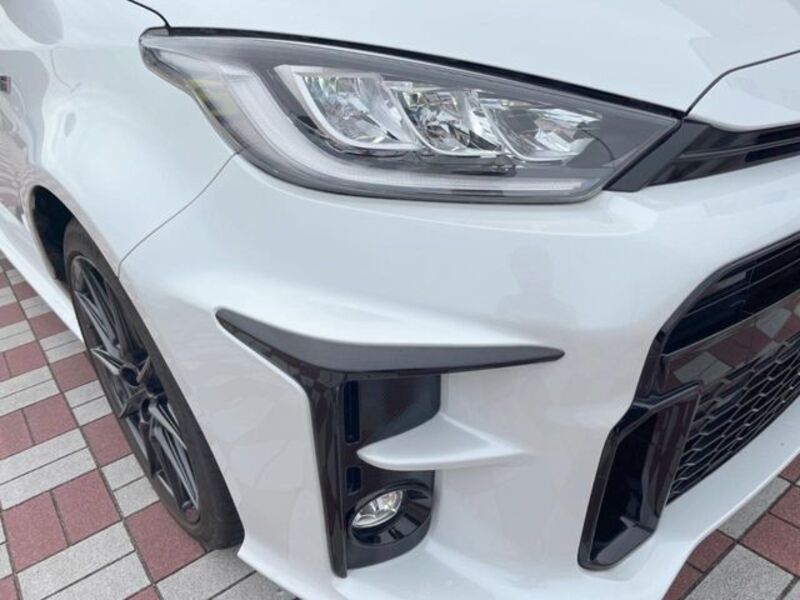 GR YARIS