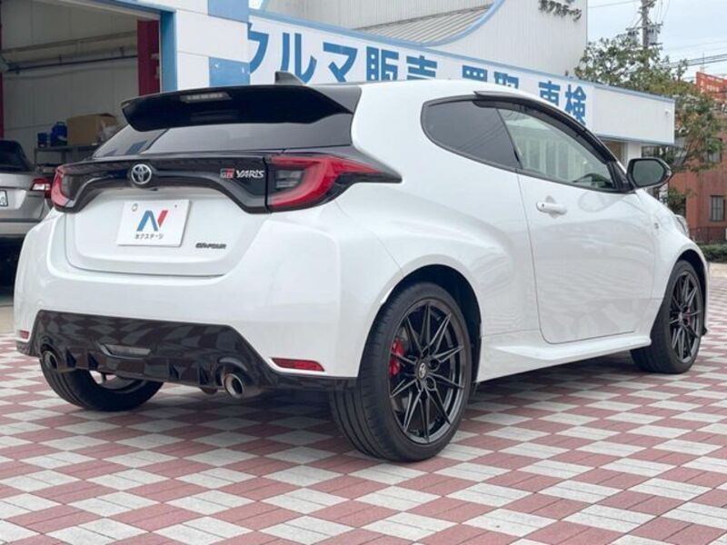 GR YARIS