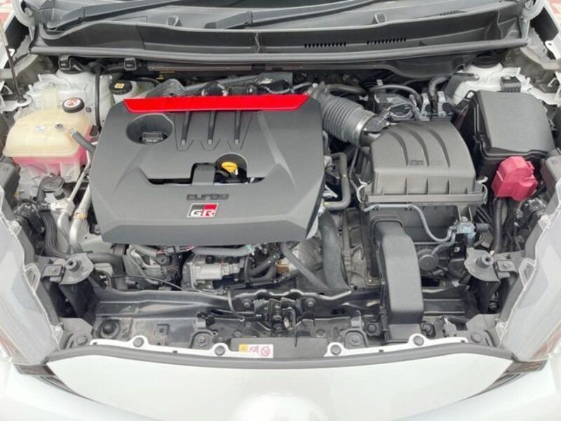 GR YARIS