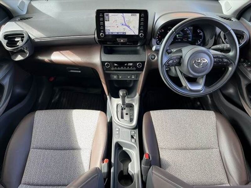 YARIS CROSS