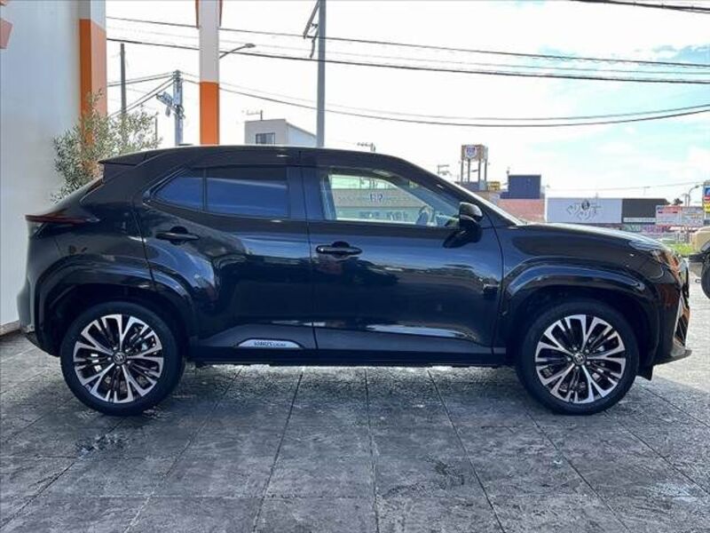 YARIS CROSS