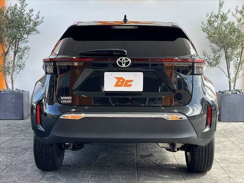 YARIS CROSS