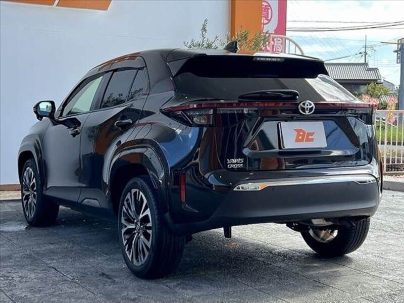 YARIS CROSS