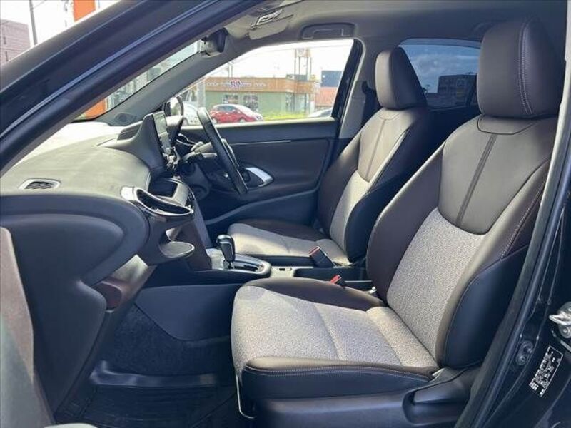 YARIS CROSS