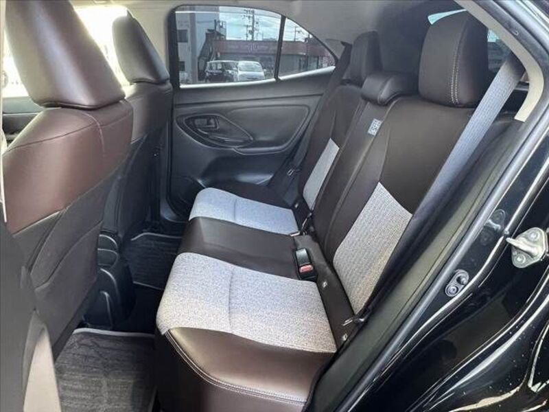 YARIS CROSS