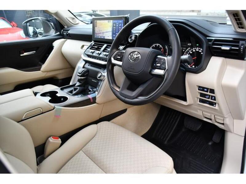 LAND CRUISER