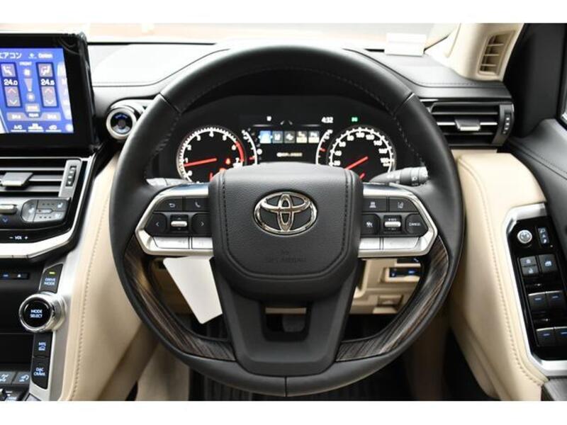 LAND CRUISER