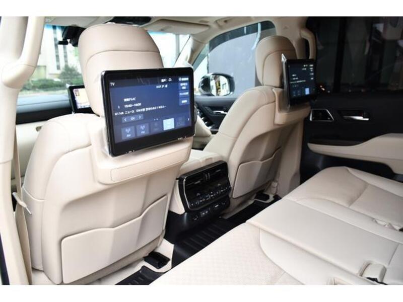 LAND CRUISER