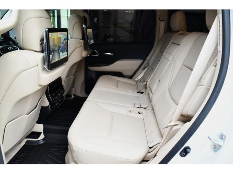 LAND CRUISER