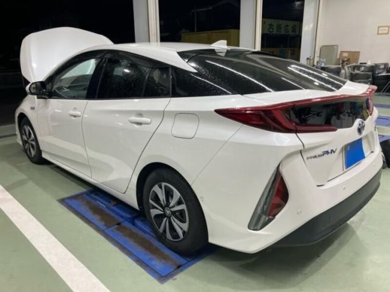 PRIUS PHV