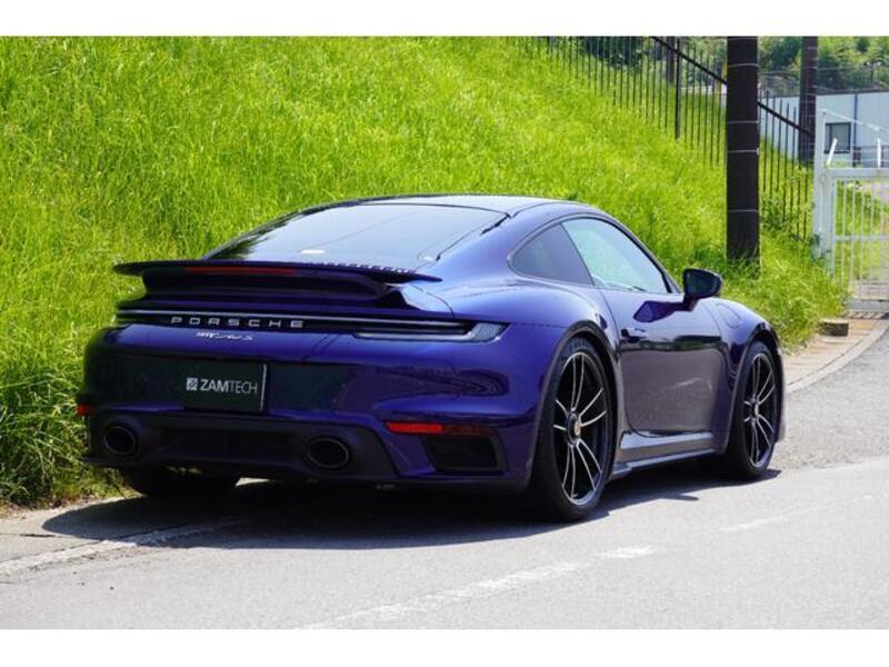 911