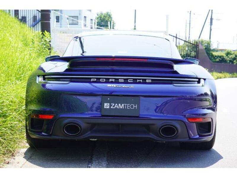 911