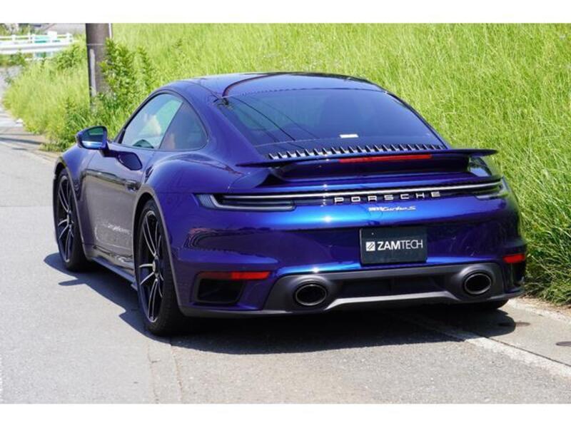911