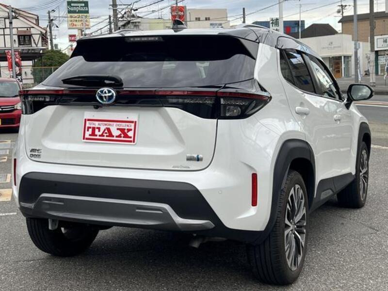 YARIS CROSS