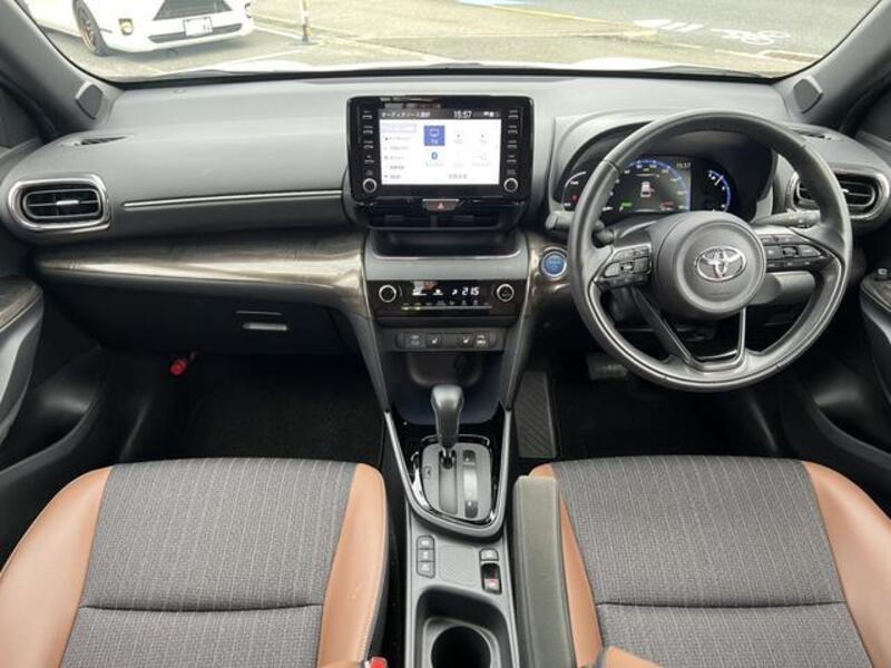 YARIS CROSS