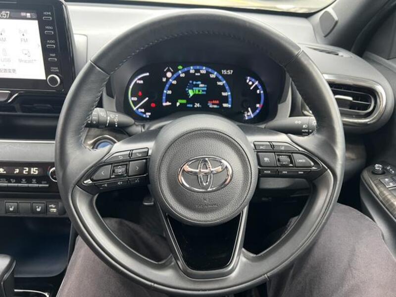 YARIS CROSS