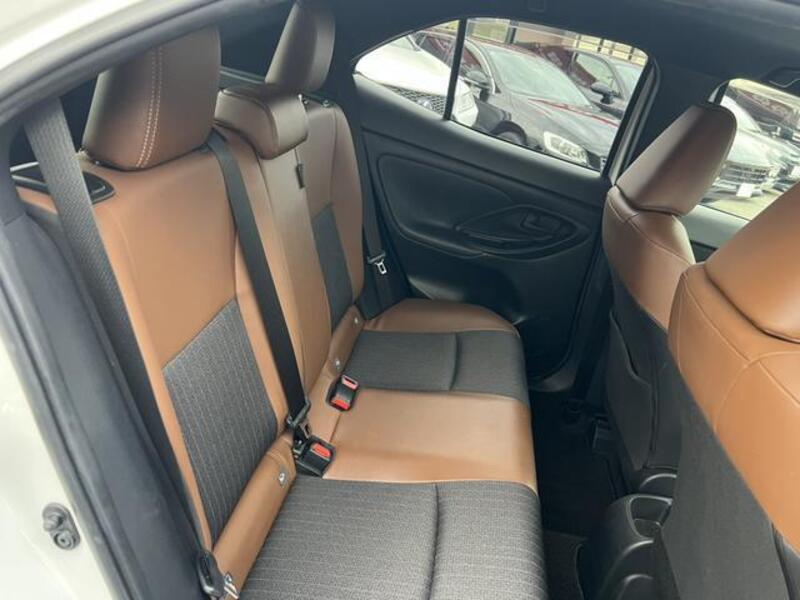 YARIS CROSS