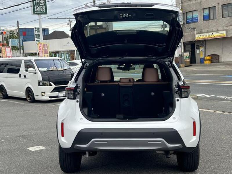 YARIS CROSS