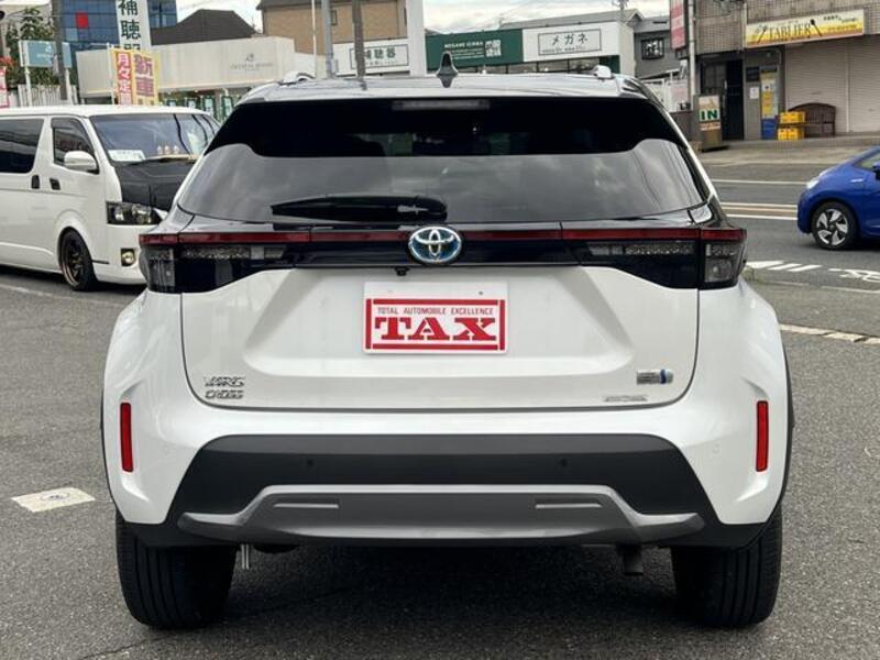 YARIS CROSS