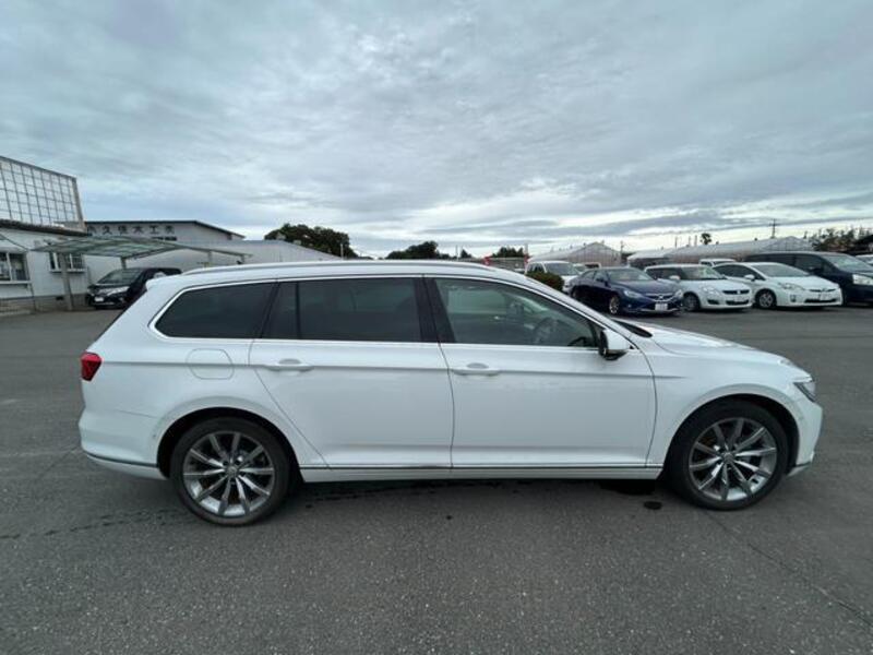 PASSAT VARIANT