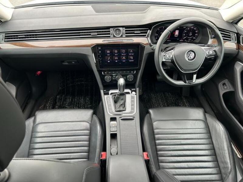 PASSAT VARIANT