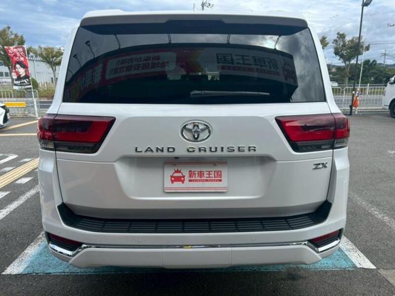 LAND CRUISER