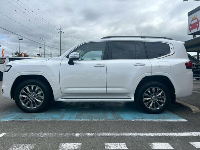 LAND CRUISER