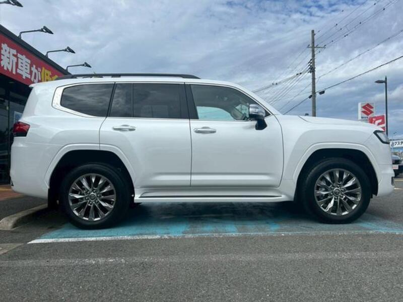 LAND CRUISER