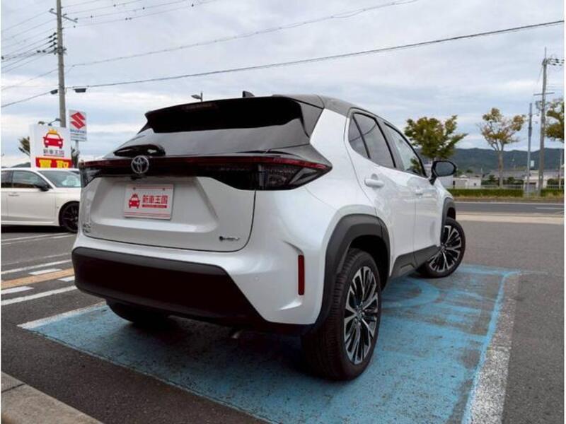 YARIS CROSS