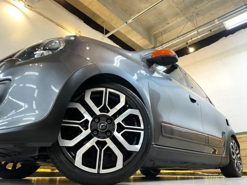 TWINGO