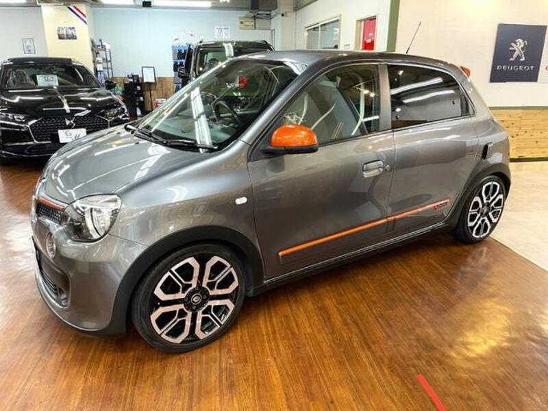 TWINGO