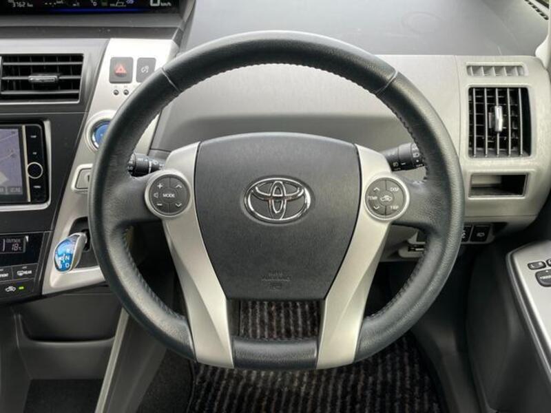 PRIUS ALPHA