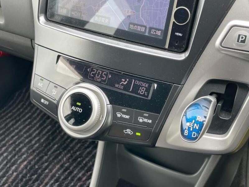 PRIUS ALPHA