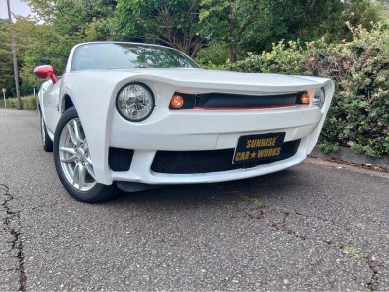 ROADSTER-0