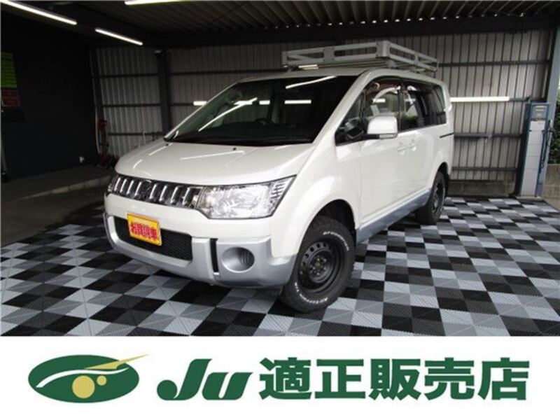 MITSUBISHI DELICA D5