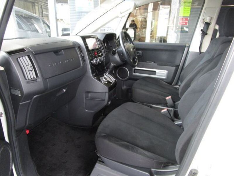 DELICA D5